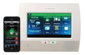 honeywell lynx touch L7000 with smartphone display